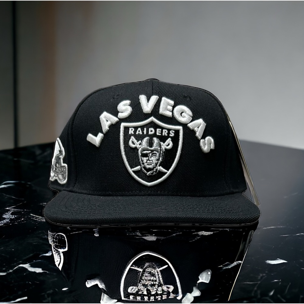 NEW Las Vegas Raiders PRO STANDARD Stacked Logo Black SnapBack Helmet Side Patch